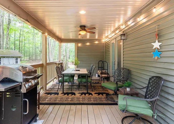 Bear Trail Chalet By Avantstay