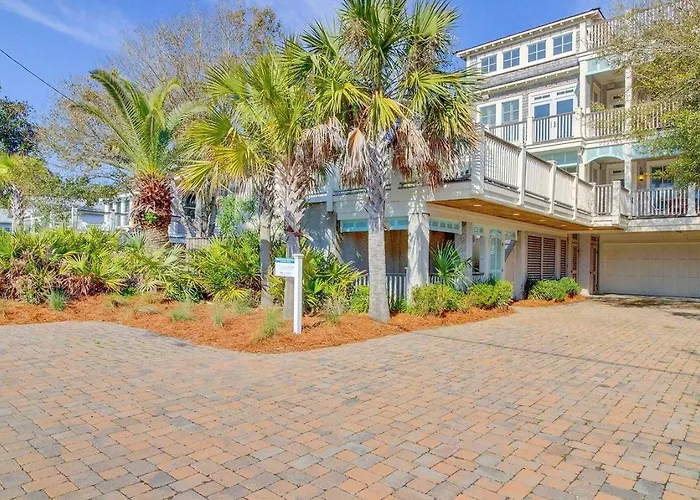 913 Carolina Boulevard By Avantstay