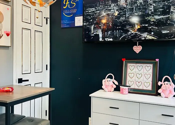 Fancy Studio Private Entrance