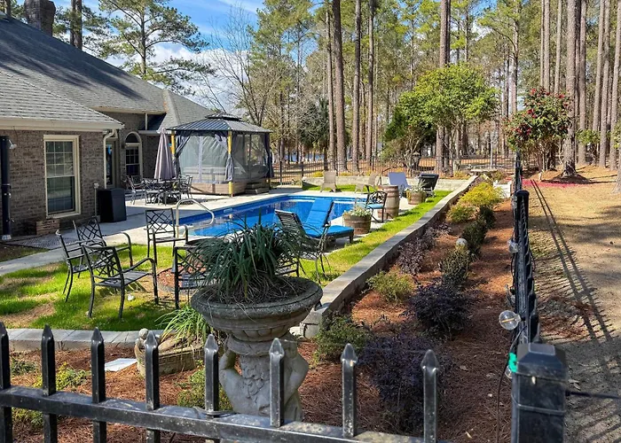 Georgia'S Nature Retreat On Old Mill Pond