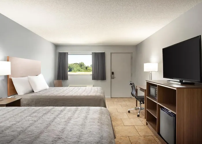 Home Inn & Suites