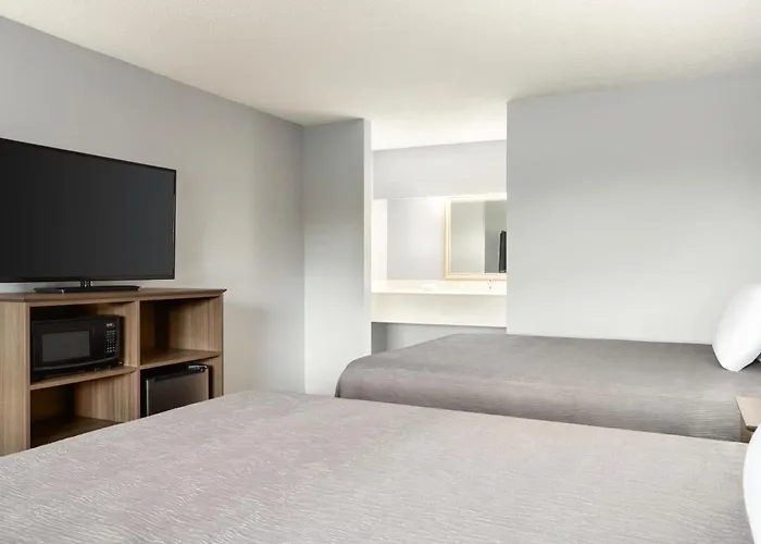 Home Inn & Suites