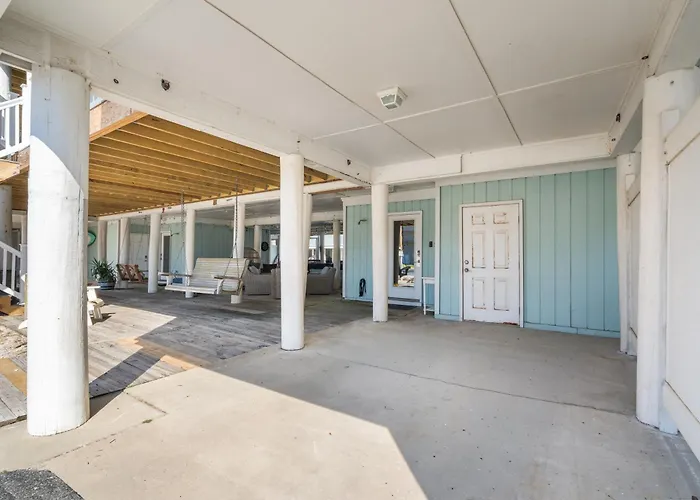 Boardwalk Unit A4