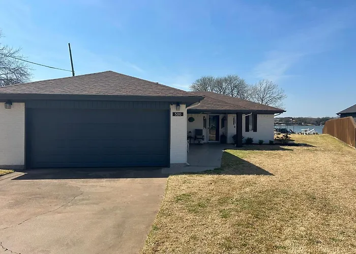 Lake Granbury Retreat