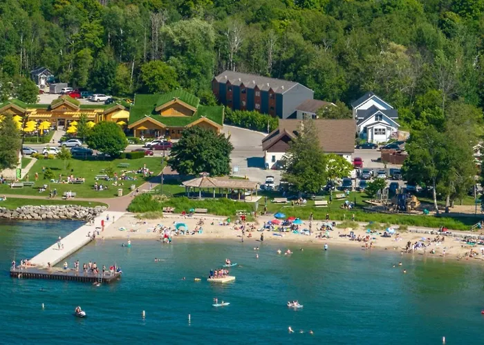 Scandia- Secluded Home, Walk To Marina, Game Room & Hot Tub