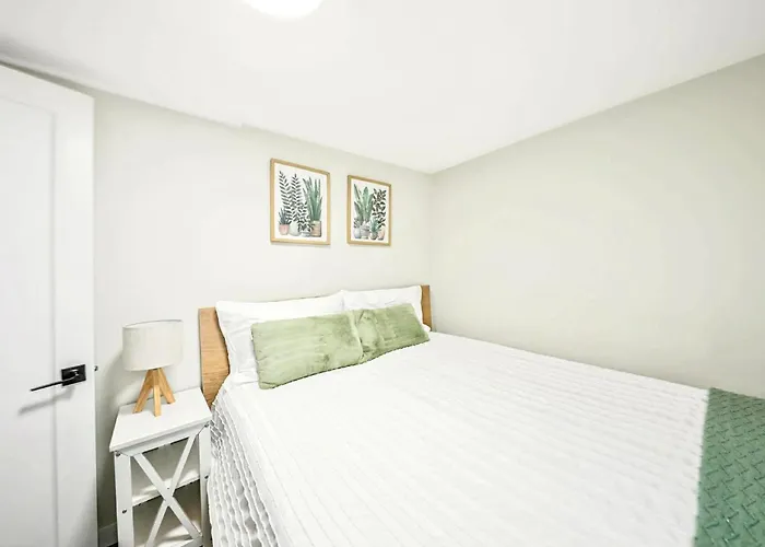 Charming & Bright Gem Prime Location Street Parking With Ac