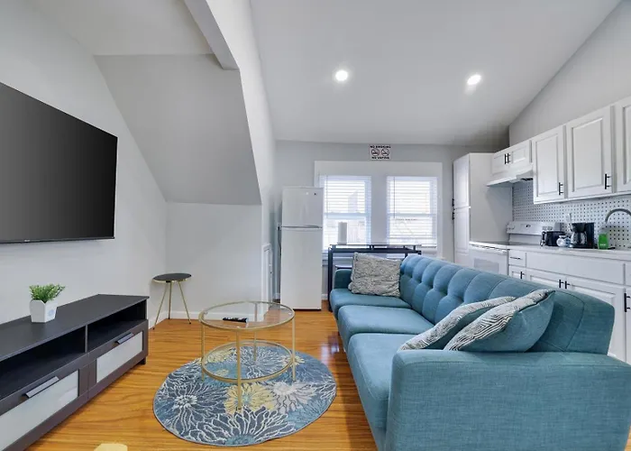2Br Apt Near Ewr & Nyc • Workspace + Parking