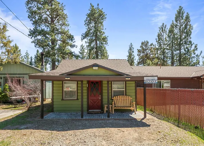 Hideaway Cabin - Cozy Romantic Cabin Perfect For Couples