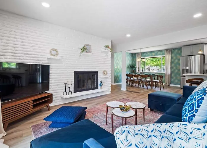 Spacious And Luxury Designed Ranch With Game Room