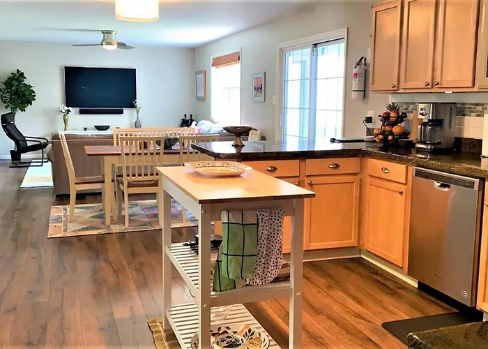 208 Pontaxit Avenue, North Cape May