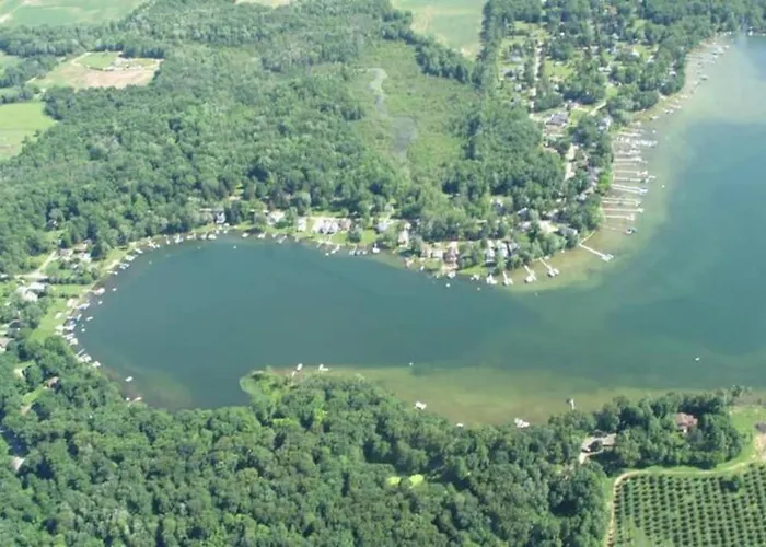 Sister Lake Cottages - Unit 1
