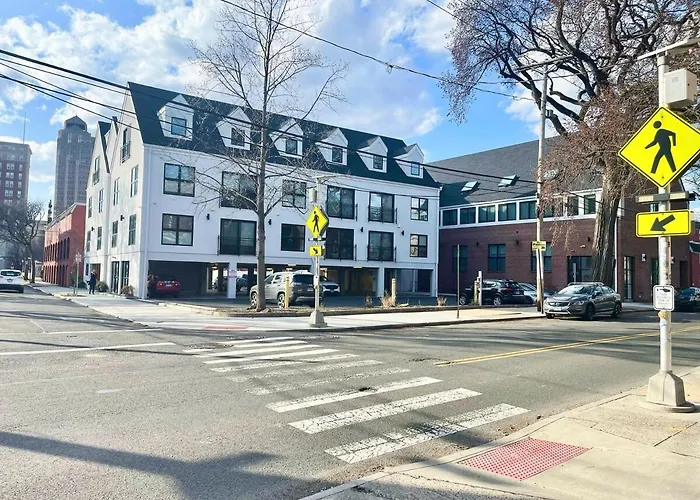 Central 2Br Near Yale Wifi With Washer And Dryer