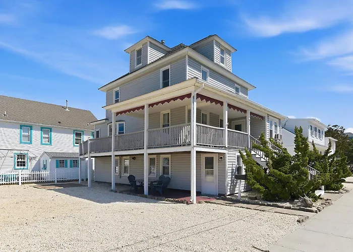 3 Bedroom 2 Bath Beach House Condo- 10 Houses From The Beach Walk To The Beach, Where Every Fisherman'S Paradise Begins
