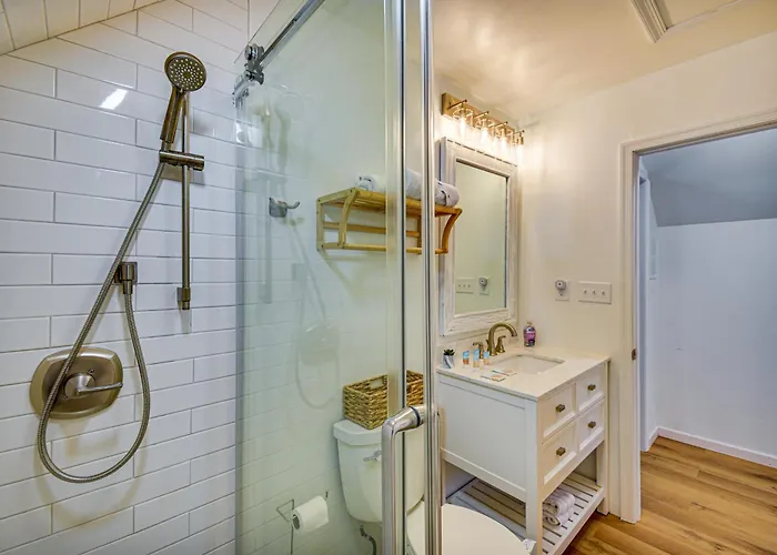 Beach Days & Dtwn Charm! Cape Charles Cottage