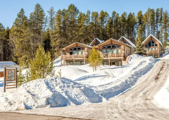 Lovely Family Cabin Rental For An Outdoor Getaway Near Whitefish, Montana
