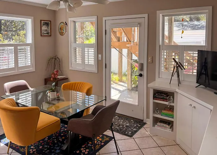 2 Mi To Atlantic Beach: Coastal Retreat W/ Deck