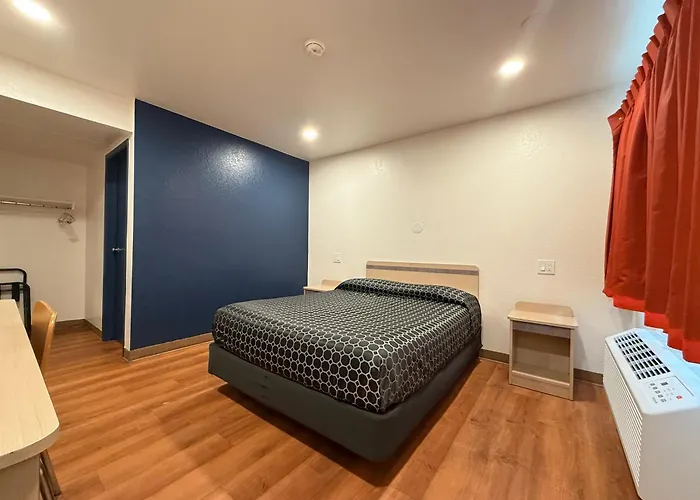 Shasta Vista Inn & Suites