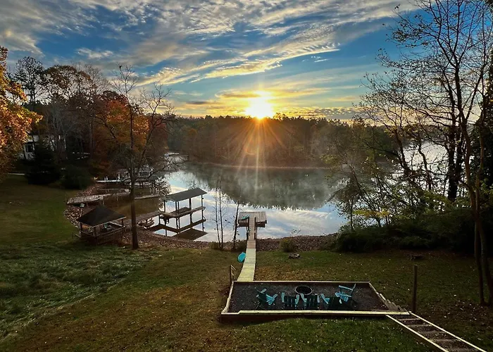 Stillwater Retreat Pet-Friendly Waterfront Home!