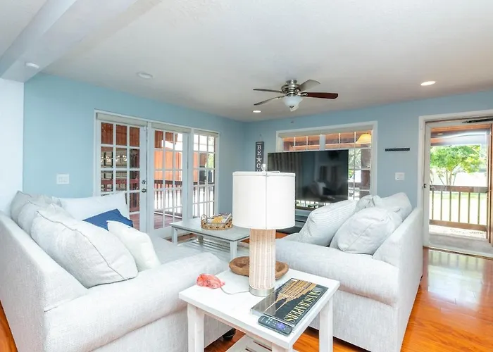 Waterfront 3Br Villa W Gym, Pool & Dock Access