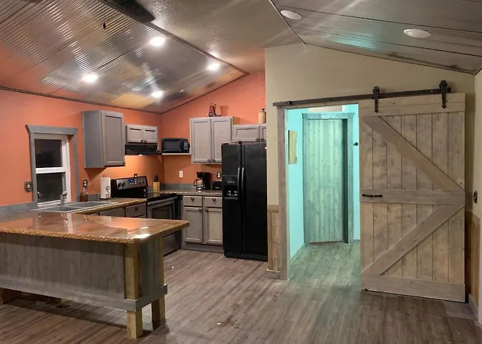 Secluded Ranch House Cabin In Eminence Ozarks