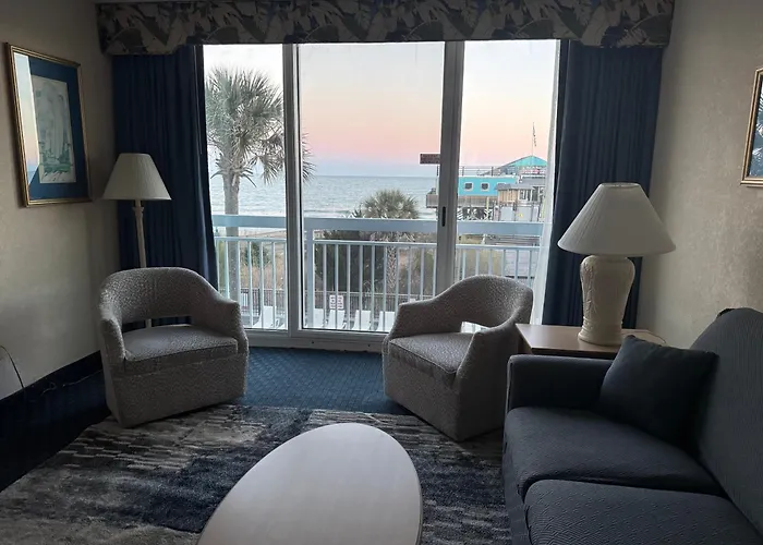 Enjoy & Relax Ocean Front King Apartment With Bunks