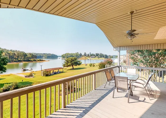 Lakefront Cabin Sleeps 6 Deck Hot Tub Pool Table