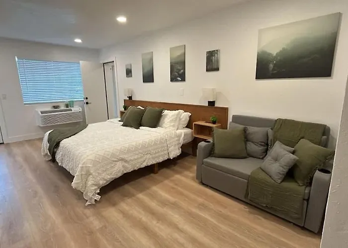#3 Hygge Hus Hotel - King Suite Connectable