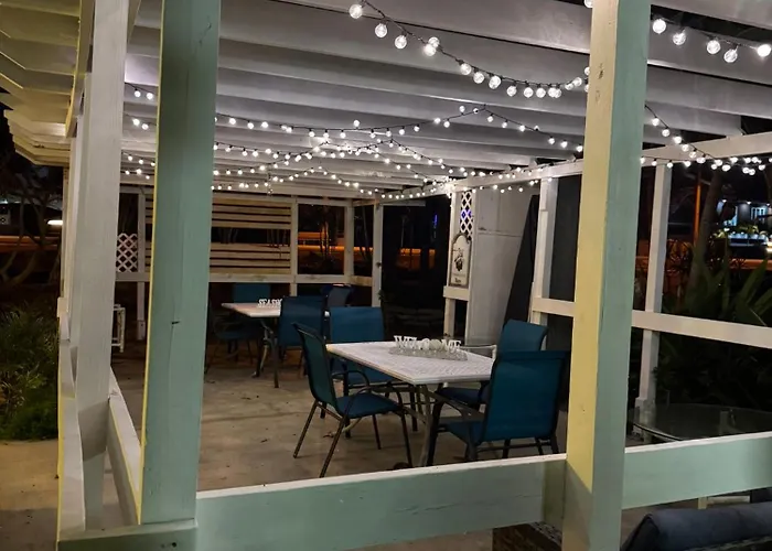 Boutique Hotel across from Cocoa Beach, pool