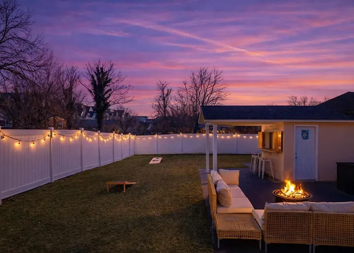 3Br Beach House | Fire Pit & Bar | Steps To Beach