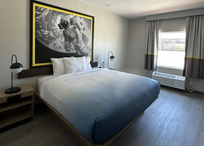 Super 8 By Wyndham Baytown
