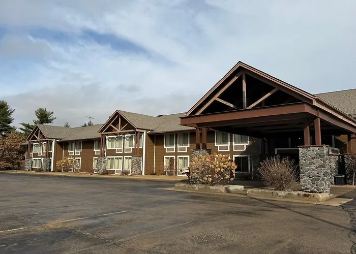 Coratel Plus Suites By Jasper Black River Falls