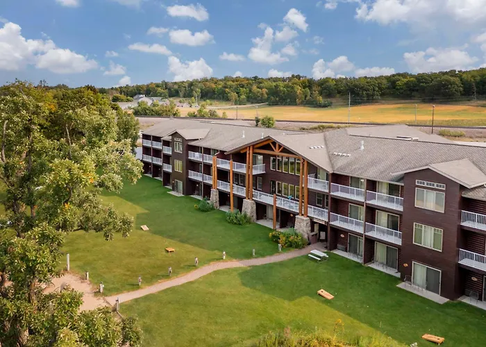 Best Western Premier The Lodge On Lake Detroit