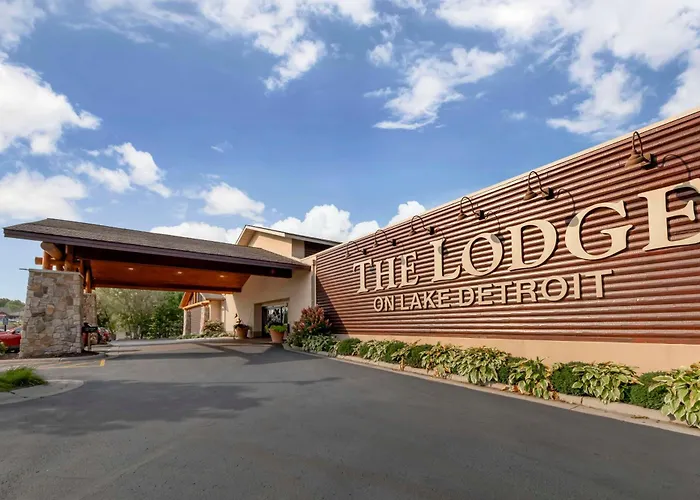Best Western Premier The Lodge On Lake Detroit