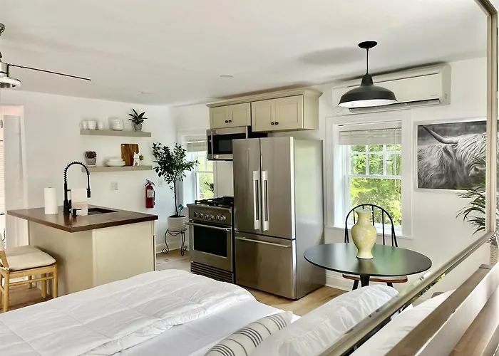 Buttonwood Hotel 1 - Boutique Accommodations