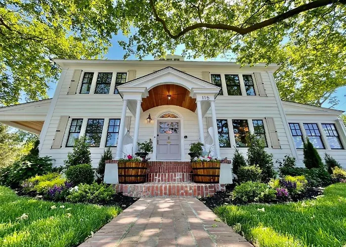 Buttonwood Hotel 1 - Boutique Accommodations