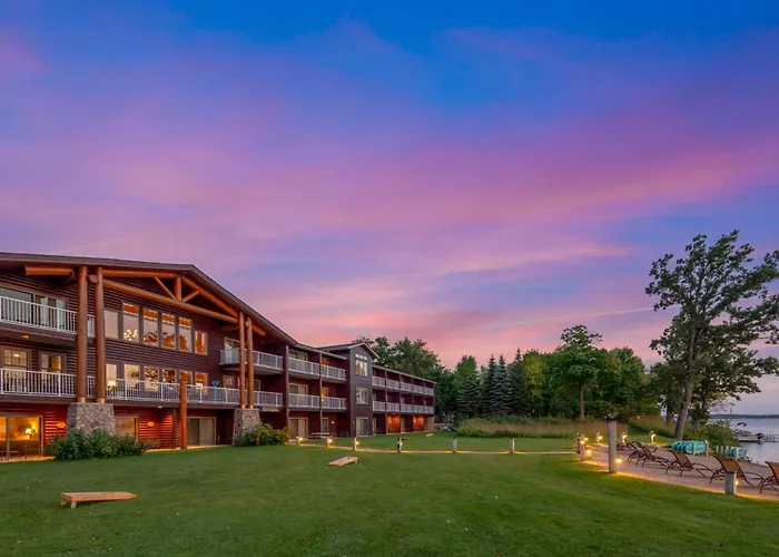 Best Western Premier The Lodge On Lake Detroit
