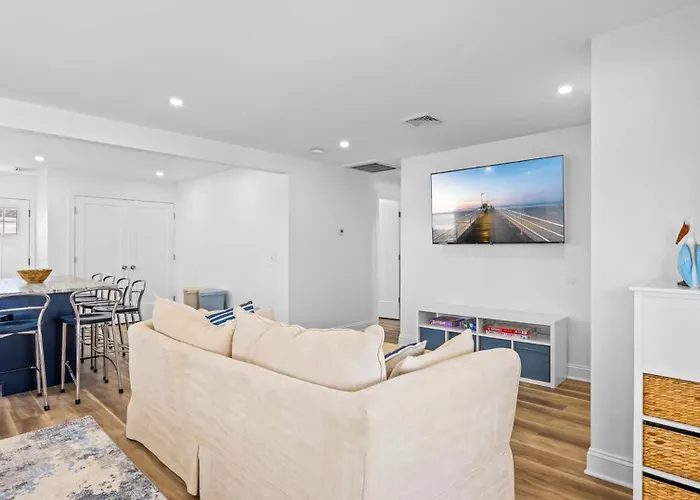 Newly Renovated 3Br 2Ba Rancher W Patio & Parking
