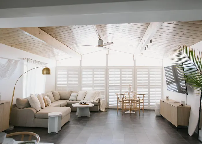 West Coast Life 4Br 3Ba Centrally Located