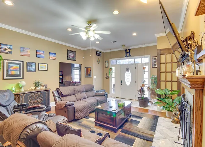 Explore Gulf Coast & Beyond! Home W/ Yard & Games