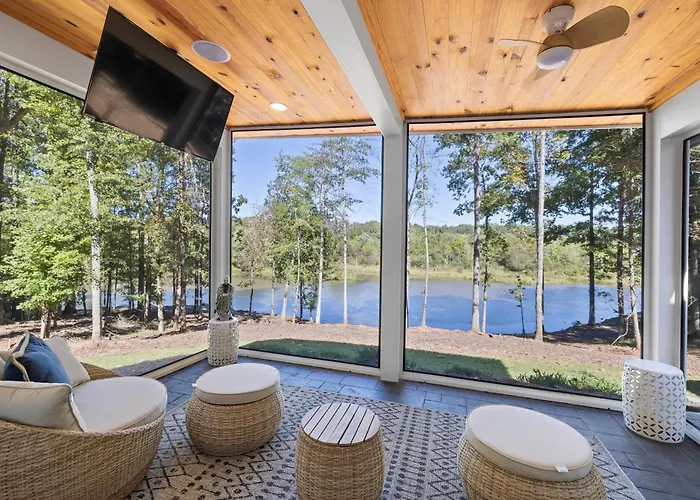 'The Emerald Cove Residence' Lake Oconee Luxury!