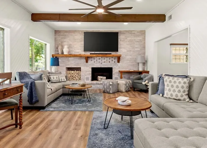 5Br 3.5Ba Waterfront Boat, Dock And Kayaks, Lake Mcqueeney By Austin Vacay