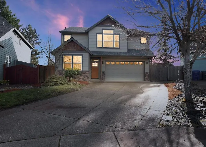 Cozy Keizer Escape -Firepit, Bbq & Near Portland Home