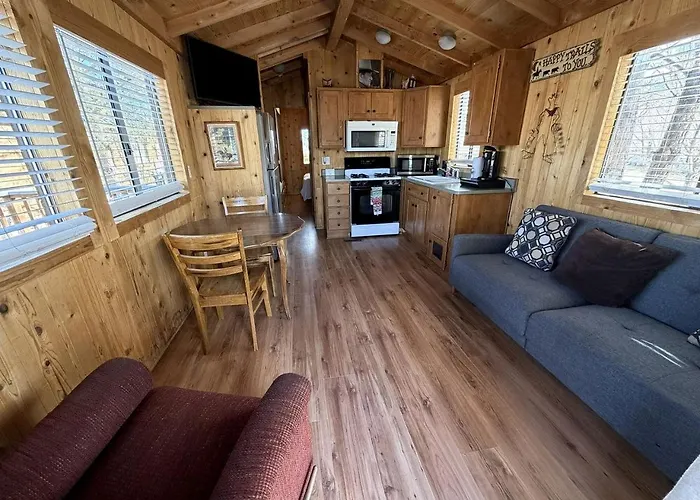 Cozy Mountain-Style Cabin With Scenic Sierra Nevada Views Near Lone Pine, California