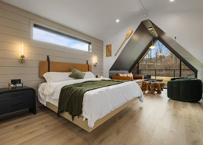 Cathedral Cabin - Designer A-Frame - 10 Private Acres