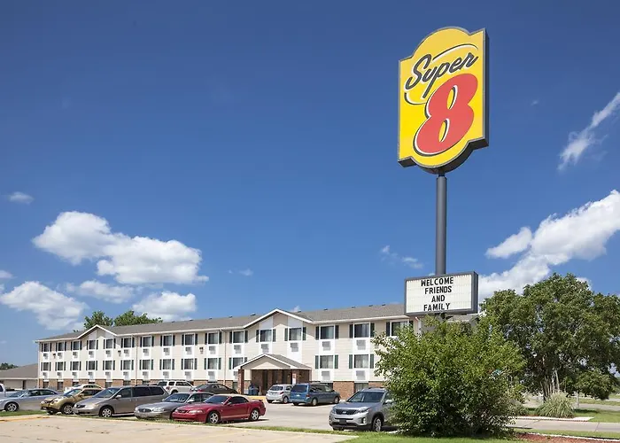 Super 8 By Wyndham Manhattan Ks