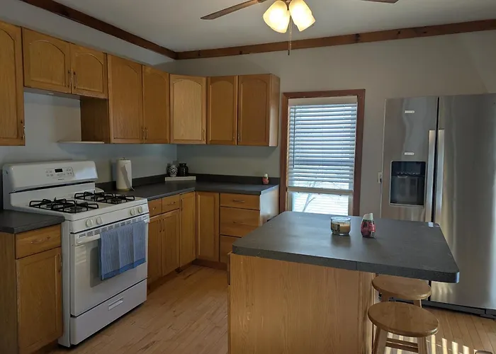 Private Room In 3-Bedroom Apartment