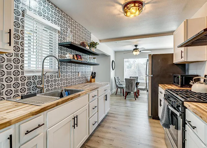 Pet-Friendly Rental, Fenced Yard In Rancho Cordova