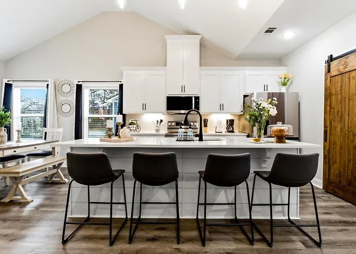 Stylish New Home Near Downtown Pine Mountain