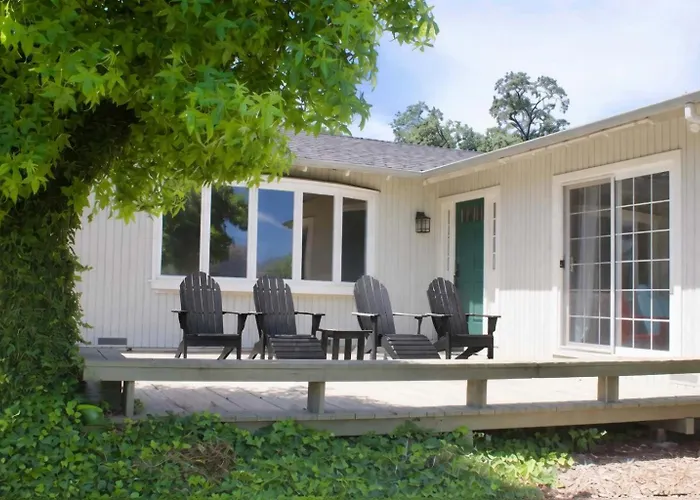 Hilltop Haven - Scenic Getaway Near Top Wineries