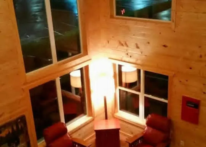 Rolling Hills Lodge